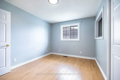 23 Faraday Gardens Belleville ON K8P 5J5
