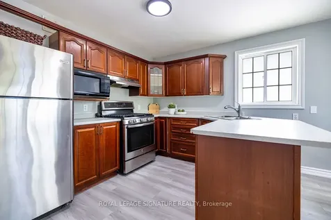 23 Faraday Gardens Belleville ON K8P 5J5