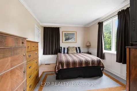 33 Burton Street Belleville ON K8P 1E5