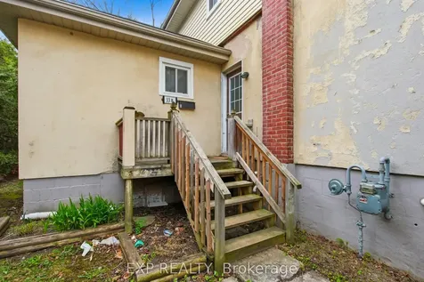 33 Burton Street Belleville ON K8P 1E5