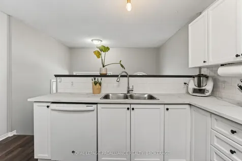 459 Maureen Street Kingston ON K7K 7M1