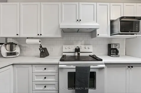 459 Maureen Street Kingston ON K7K 7M1