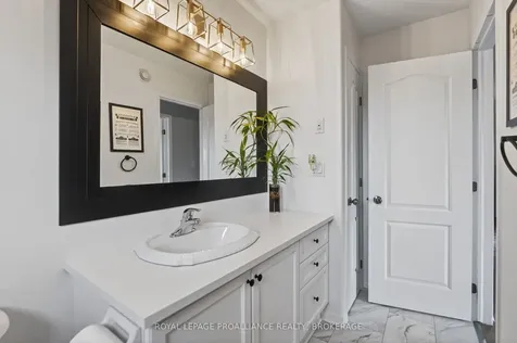 459 Maureen Street Kingston ON K7K 7M1