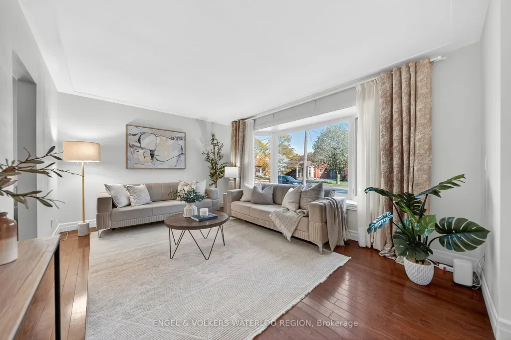 180 Murdock Avenue Waterloo ON N2J 2M5