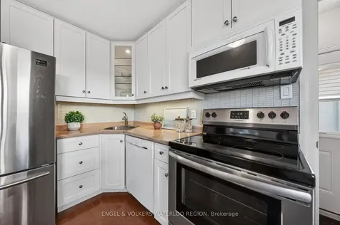 180 Murdock Avenue Waterloo ON N2J 2M5