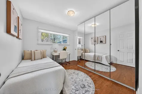 180 Murdock Avenue Waterloo ON N2J 2M5