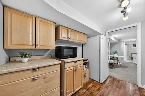 180 Murdock Avenue Waterloo ON N2J 2M5