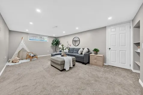 180 Murdock Avenue Waterloo ON N2J 2M5