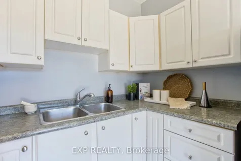 292 Fairfield Avenue Hamilton ON L8H 5H6