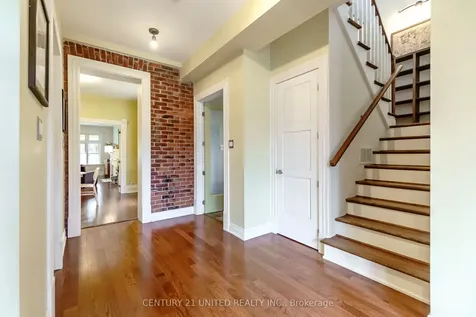 585 Homewood Avenue Peterborough ON K9H 2N4
