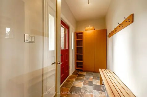 585 Homewood Avenue Peterborough ON K9H 2N4