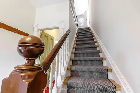 585 Homewood Avenue Peterborough ON K9H 2N4