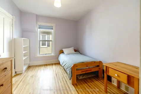 585 Homewood Avenue Peterborough ON K9H 2N4