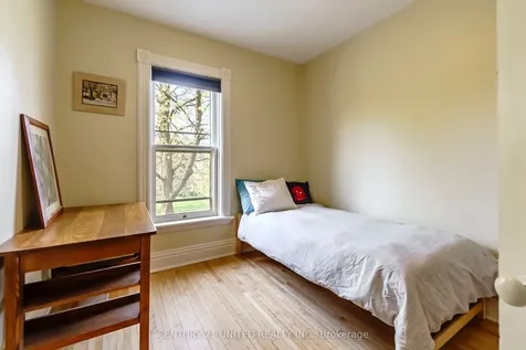 585 Homewood Avenue Peterborough ON K9H 2N4
