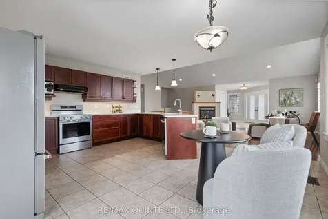 2 Applecrest Lane Quinte West ON K8V 5P4