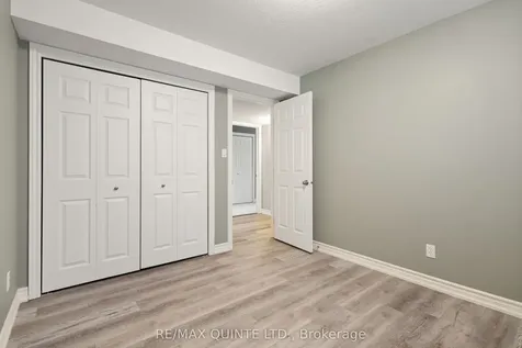 2 Applecrest Lane Quinte West ON K8V 5P4