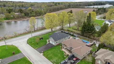 2 Applecrest Lane Quinte West ON K8V 5P4