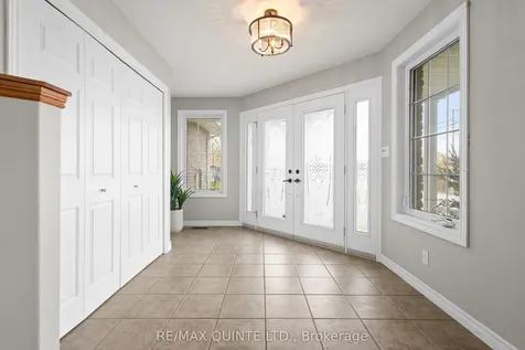 2 Applecrest Lane Quinte West ON K8V 5P4