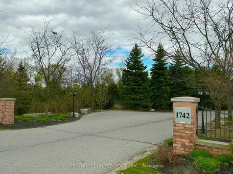 1742 Ravenwood Drive Peterborough ON K9K 2R6