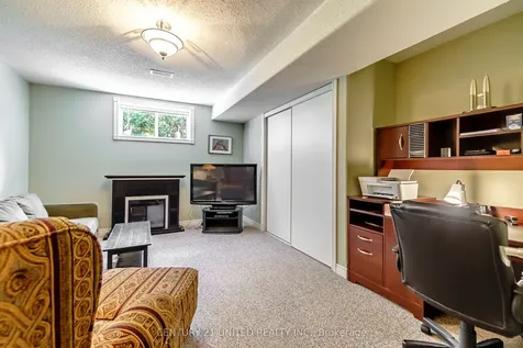 1742 Ravenwood Drive Peterborough ON K9K 2R6