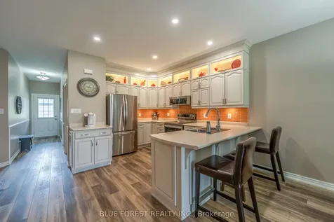 948 Colborne Street Brantford ON N3S 3T4