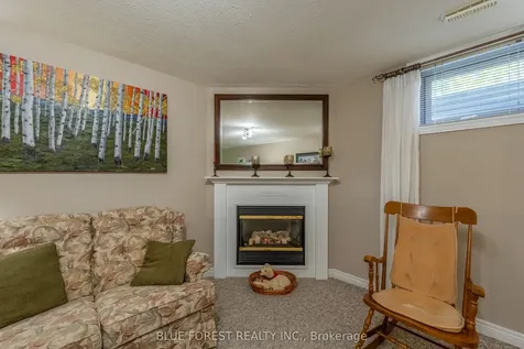948 Colborne Street Brantford ON N3S 3T4