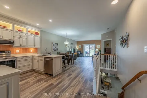 948 Colborne Street Brantford ON N3S 3T4