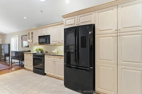 14 Nicholas Drive St. Catharines ON L2S 4C2