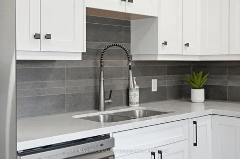 114 Luscombe Street Hamilton ON L9A 2K1