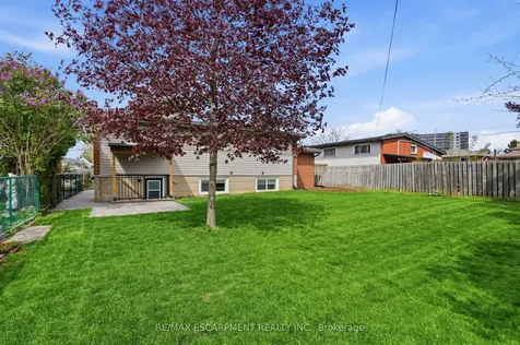 114 Luscombe Street Hamilton ON L9A 2K1