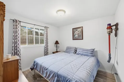 790 High Gate Park Drive Kingston ON K7M 5Z8