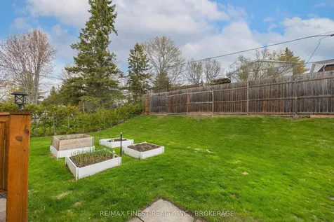 790 High Gate Park Drive Kingston ON K7M 5Z8