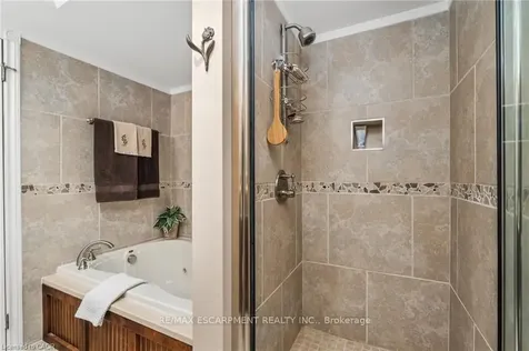 131 Grandview Hilltop Drive Huntsville ON P1H 2J5