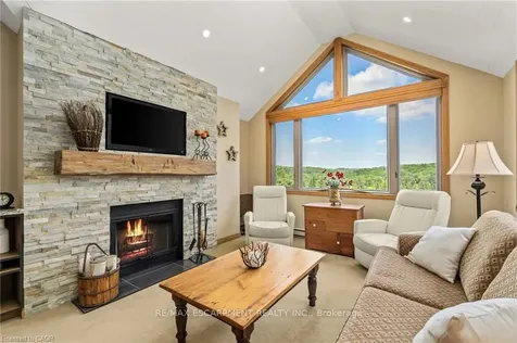 131 Grandview Hilltop Drive Huntsville ON P1H 2J5