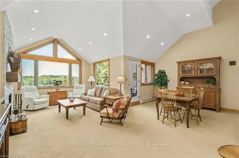131 Grandview Hilltop Drive Huntsville ON P1H 2J5