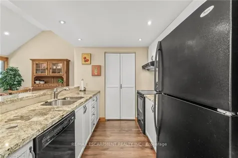 131 Grandview Hilltop Drive Huntsville ON P1H 2J5