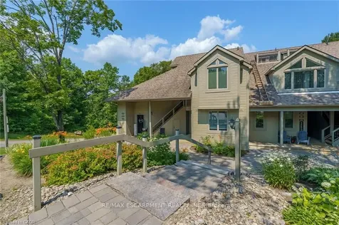 131 Grandview Hilltop Drive Huntsville ON P1H 2J5