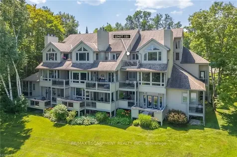 131 Grandview Hilltop Drive Huntsville ON P1H 2J5