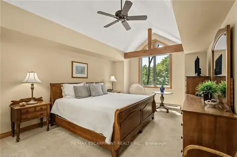 131 Grandview Hilltop Drive Huntsville ON P1H 2J5