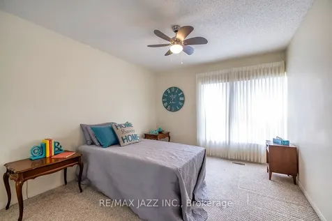 4 Heritage Way Kawartha Lakes ON K9V 5Z2