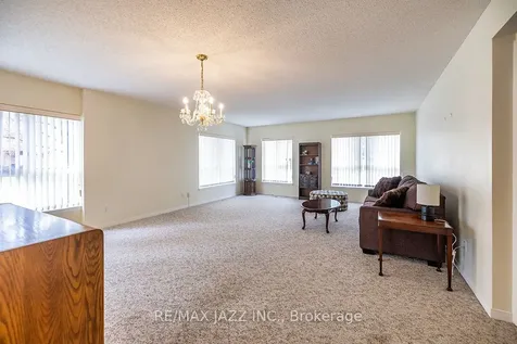 4 Heritage Way Kawartha Lakes ON K9V 5Z2