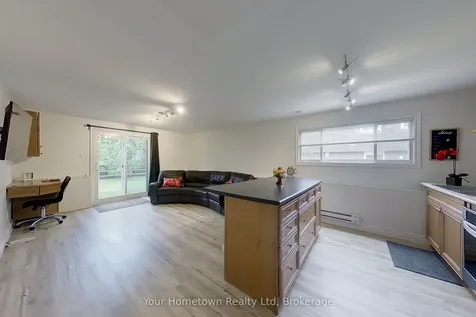 14 Braeside Street Centre Wellington ON N1M 2Y8