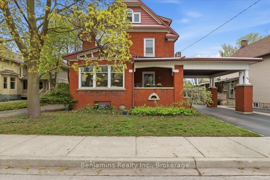 44 Dupont Street E Waterloo ON N2J 2G9