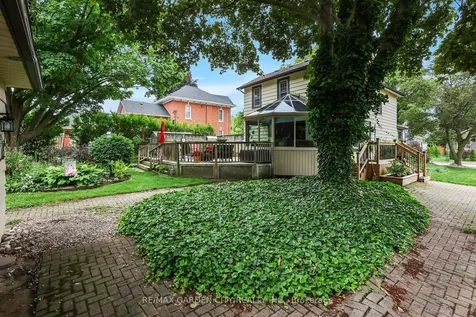10 Maple Avenue Grimsby ON L3M 3B6