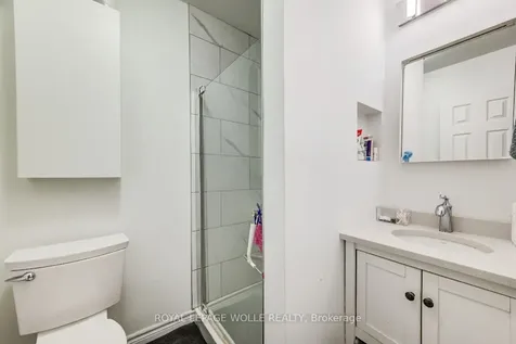 284 Westcourt Place Waterloo ON N2L 2R7