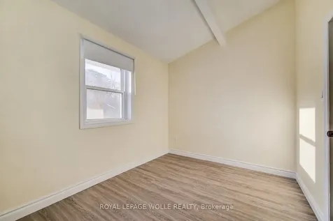 284 Westcourt Place Waterloo ON N2L 2R7