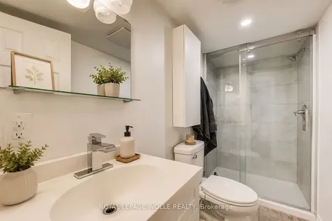 284 Westcourt Place Waterloo ON N2L 2R7