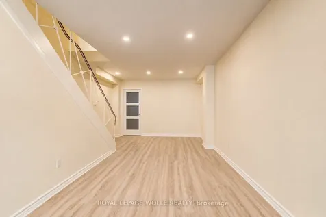 284 Westcourt Place Waterloo ON N2L 2R7