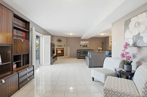 32 Highbury Drive Hamilton ON L8J 2T4