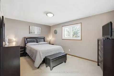 32 Highbury Drive Hamilton ON L8J 2T4